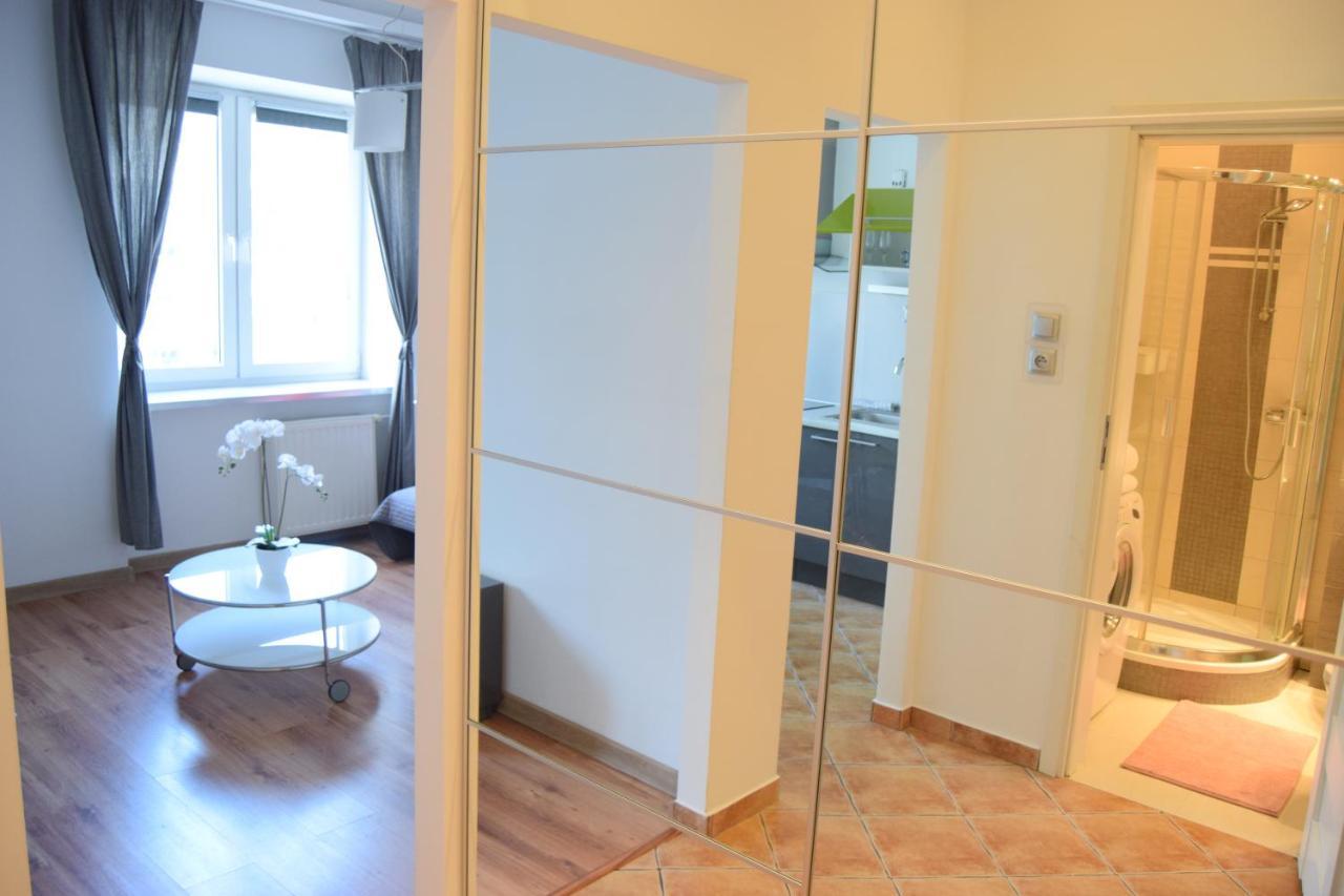 Be My Guest - Krucza Elegant Apartment - Rondo De Gaulle'A Center Of Warsaw Metro Wi-Fi Breakfast エクステリア 写真