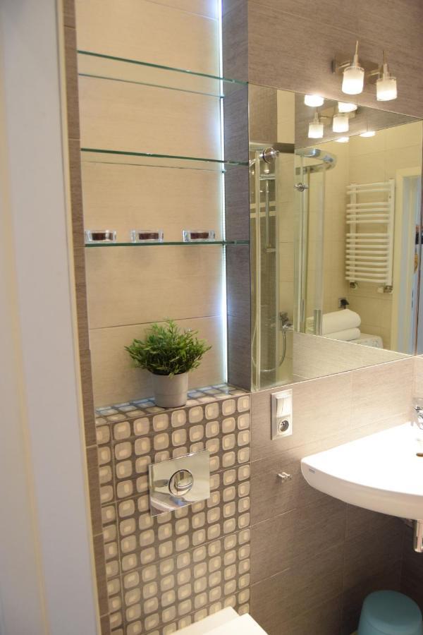 Be My Guest - Krucza Elegant Apartment - Rondo De Gaulle'A Center Of Warsaw Metro Wi-Fi Breakfast エクステリア 写真
